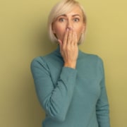 ¿Qué causa la caída de los dientes?