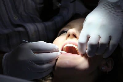 Alargamiento de corona dental tratamiento