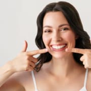 Las ventajas del contorneado dental estético en bordes incisales